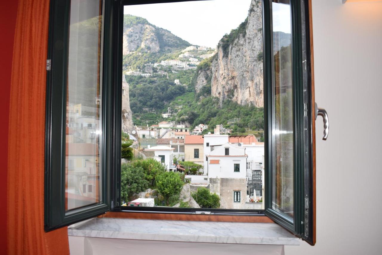 Apartment Paradiso