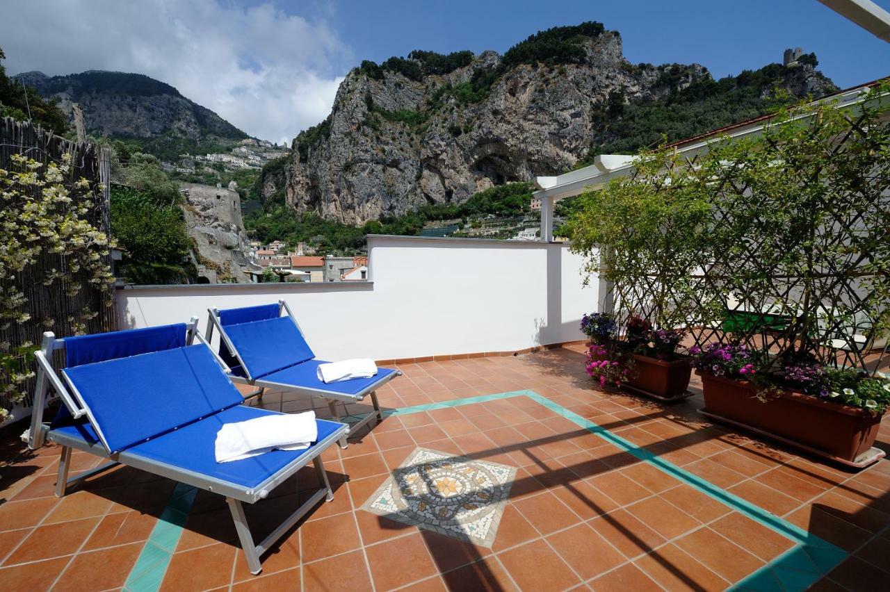 Paradiso Apartment *